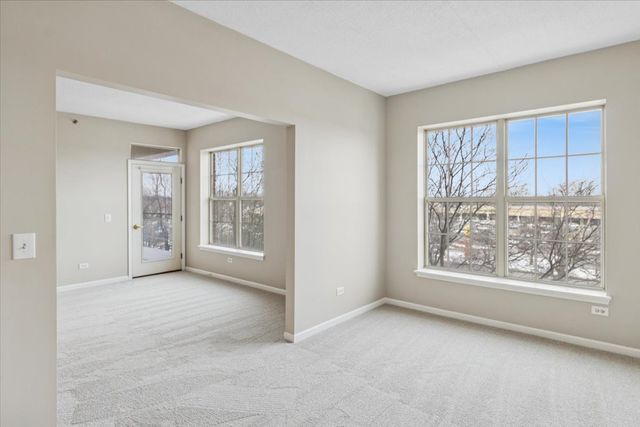 3100 Town Square Drive 308, Rolling Meadows, IL 60008