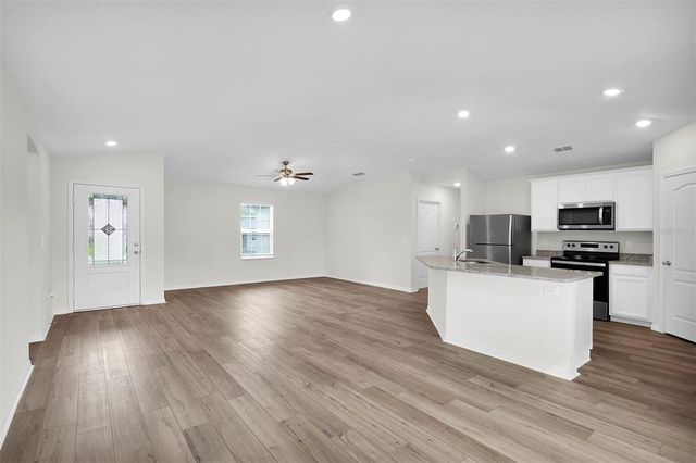15605 SW 49TH AVE ROAD, Ocala, FL 34473
