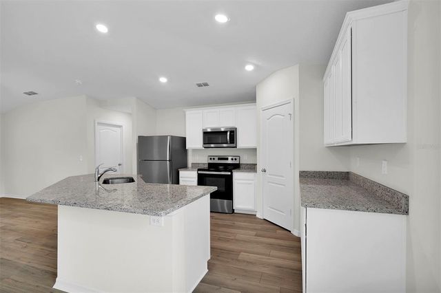 15605 SW 49TH AVE ROAD, Ocala, FL 34473