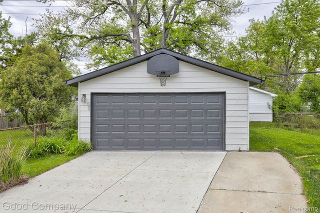 3269 Royal Avenue, Berkley, MI 48072