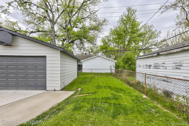3269 Royal Avenue, Berkley, MI 48072