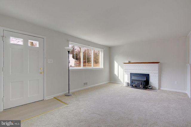 9202 SURRATTS MANOR DR, Clinton, MD 20735