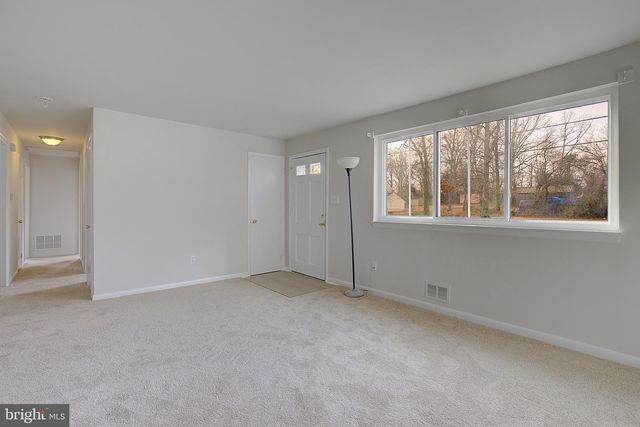 9202 SURRATTS MANOR DR, Clinton, MD 20735