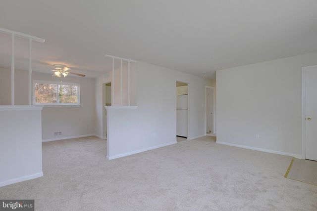 9202 SURRATTS MANOR DR, Clinton, MD 20735