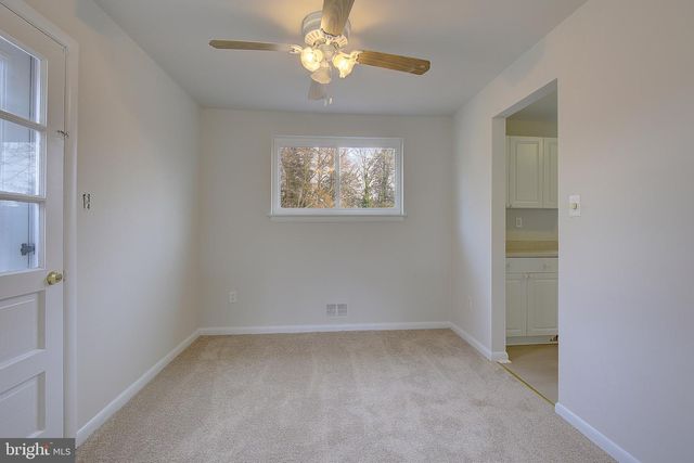 9202 SURRATTS MANOR DR, Clinton, MD 20735