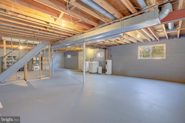 9202 SURRATTS MANOR DR, Clinton, MD 20735