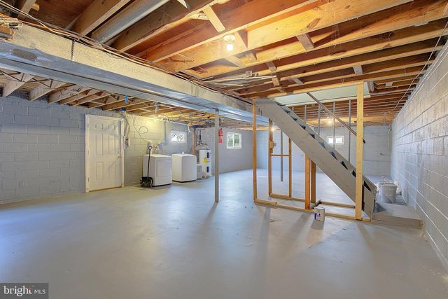 9202 SURRATTS MANOR DR, Clinton, MD 20735