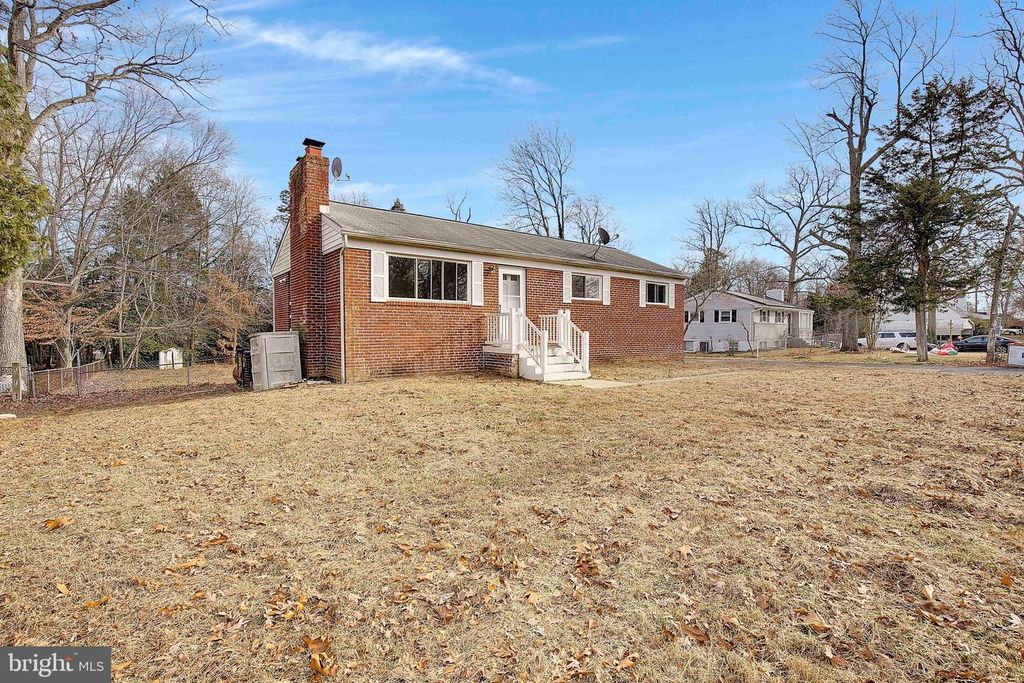 9202 SURRATTS MANOR DR, Clinton, MD 20735