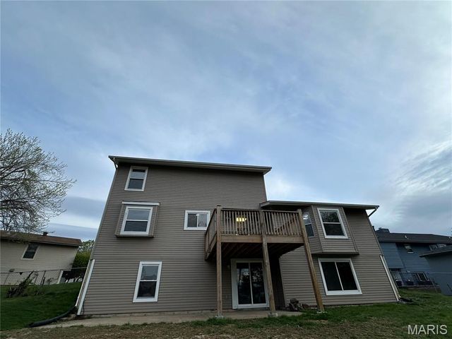 729 N Yosemite Court, St Peters, MO 63376