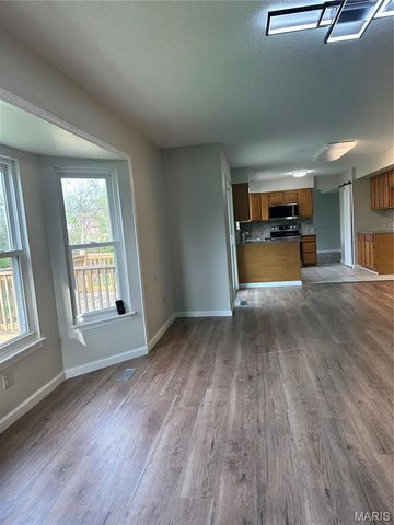 729 N Yosemite Court, St Peters, MO 63376