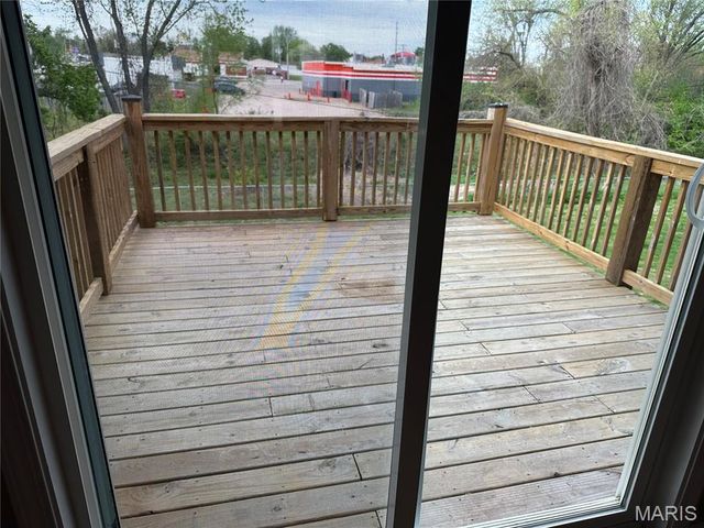 729 N Yosemite Court, St Peters, MO 63376