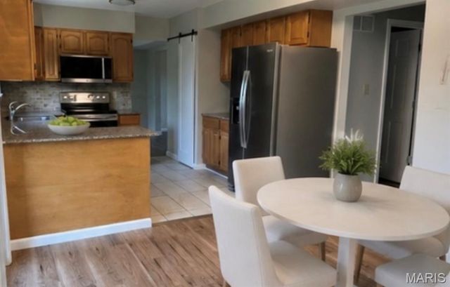 729 N Yosemite Court, St Peters, MO 63376