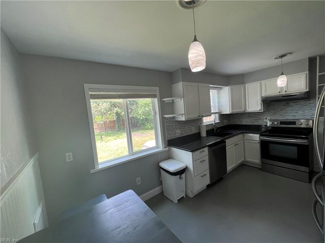 9535 Sherwood PL, Norfolk, VA 23503