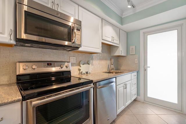 80 Venetian Drive 305s, Delray Beach, FL 33483