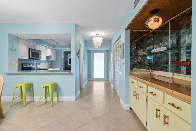 80 Venetian Drive 305s, Delray Beach, FL 33483