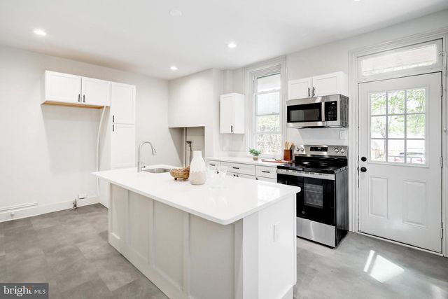 225 N COLLEGE ST, Carlisle, PA 17013