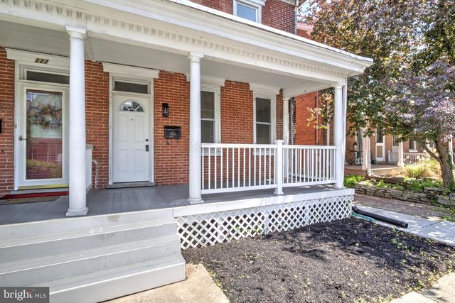 225 N COLLEGE ST, Carlisle, PA 17013