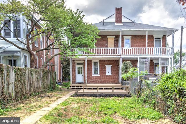 225 N COLLEGE ST, Carlisle, PA 17013