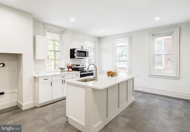 225 N COLLEGE ST, Carlisle, PA 17013