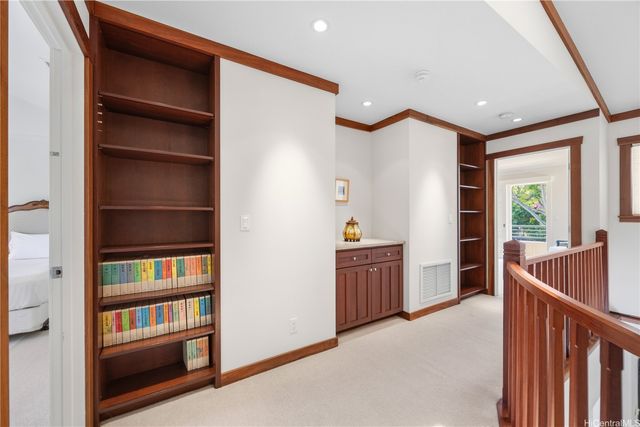 950 Kealaolu Avenue, Honolulu, HI 96816