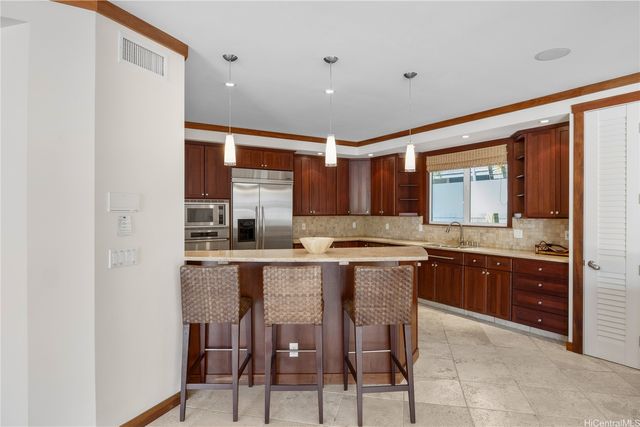 950 Kealaolu Avenue, Honolulu, HI 96816