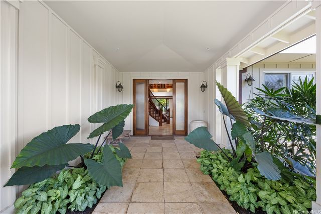 950 Kealaolu Avenue, Honolulu, HI 96816