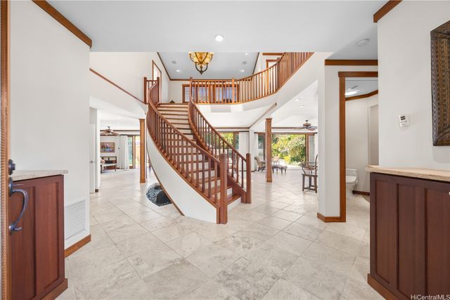 950 Kealaolu Avenue, Honolulu, HI 96816