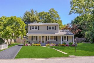 9 Phoenix Road, Rocky Point, NY 11778