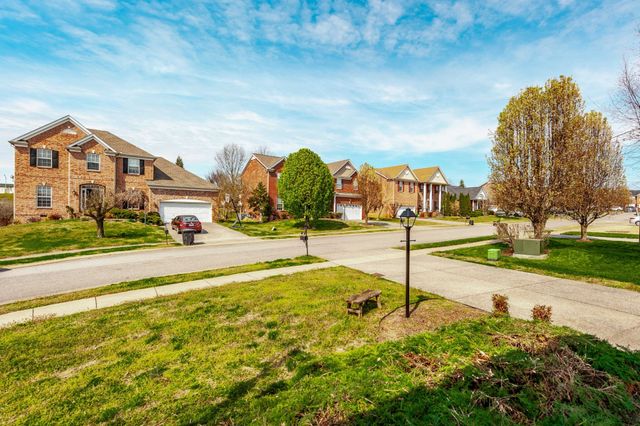 133 Cabin Branch Circle, Hendersonville, TN 37075