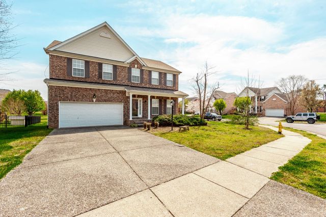 133 Cabin Branch Circle, Hendersonville, TN 37075