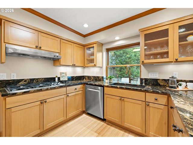 1190 BAYBERRY Rd, Lake Oswego, OR 97034