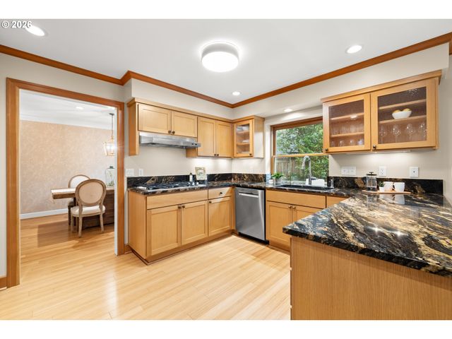 1190 BAYBERRY Rd, Lake Oswego, OR 97034