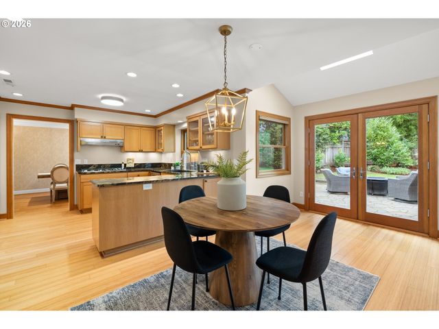 1190 BAYBERRY Rd, Lake Oswego, OR 97034