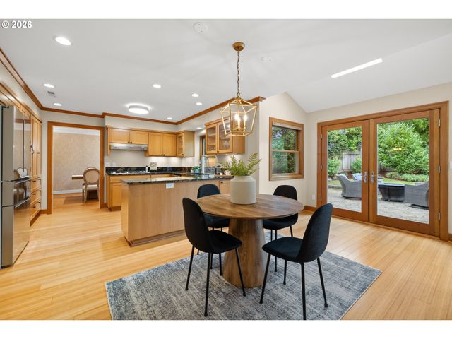 1190 BAYBERRY Rd, Lake Oswego, OR 97034