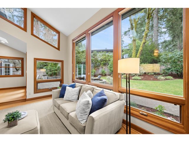 1190 BAYBERRY Rd, Lake Oswego, OR 97034