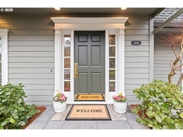 1190 BAYBERRY Rd, Lake Oswego, OR 97034