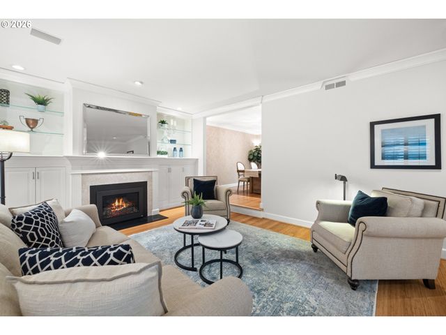 1190 BAYBERRY Rd, Lake Oswego, OR 97034