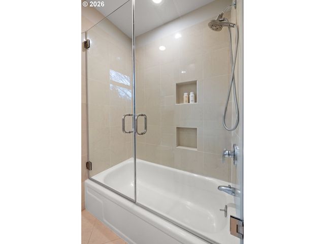 1190 BAYBERRY Rd, Lake Oswego, OR 97034