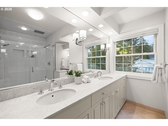 1190 BAYBERRY Rd, Lake Oswego, OR 97034