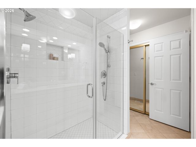 1190 BAYBERRY Rd, Lake Oswego, OR 97034