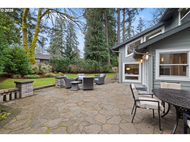 1190 BAYBERRY Rd, Lake Oswego, OR 97034