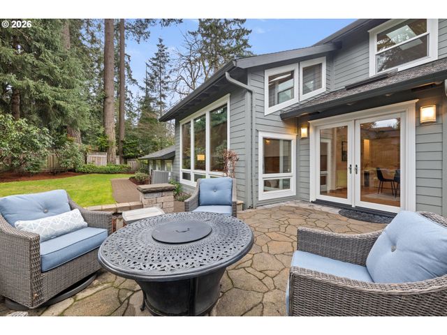 1190 BAYBERRY Rd, Lake Oswego, OR 97034