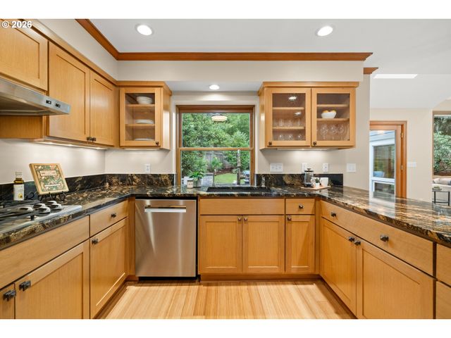 1190 BAYBERRY Rd, Lake Oswego, OR 97034