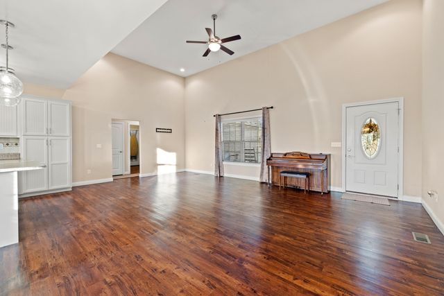 210 Trillium Lp, Richmond, KY 40475