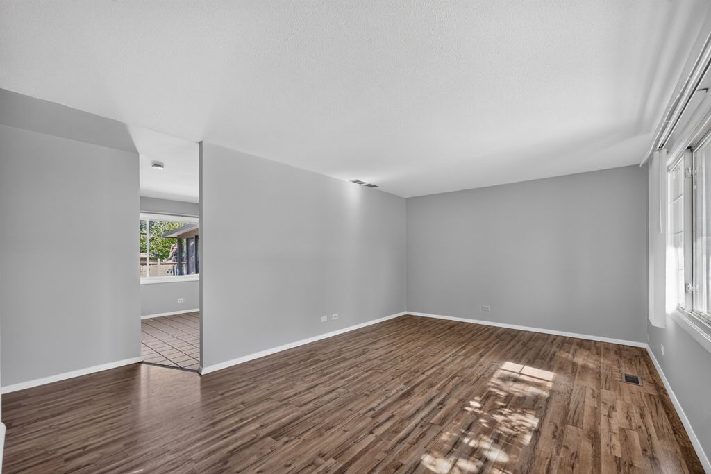 1622 W Celebrity Circle, Hanover Park, IL 60133 — photo 3