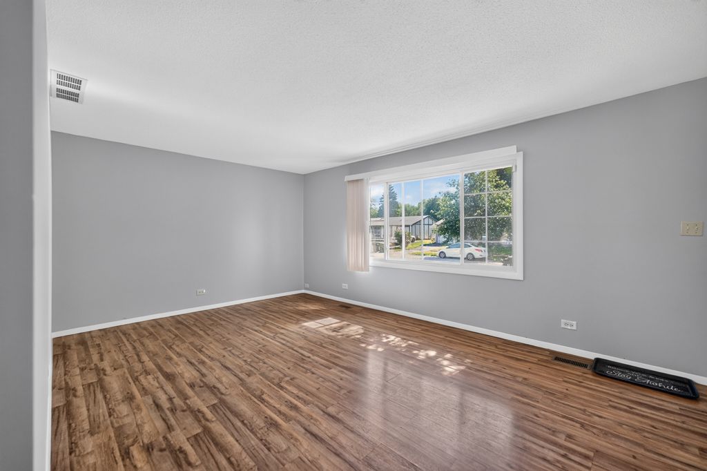 1622 W Celebrity Circle, Hanover Park, IL 60133 — photo 4