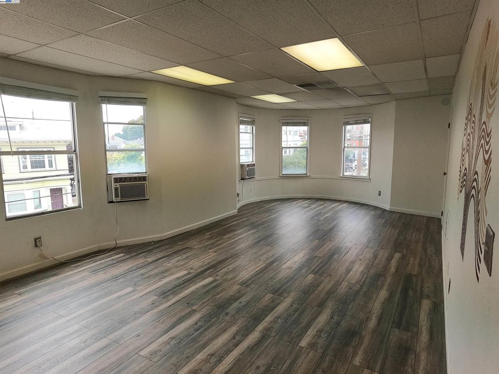 4601 Telegraph Ave 206, Oakland, CA 94609