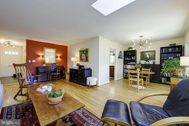 5 OLIVEWOOD CT, Greenbelt, MD 20770