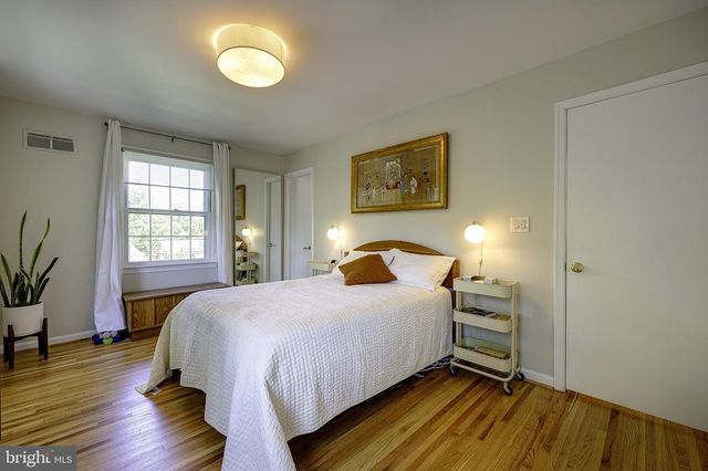 5 OLIVEWOOD CT, Greenbelt, MD 20770