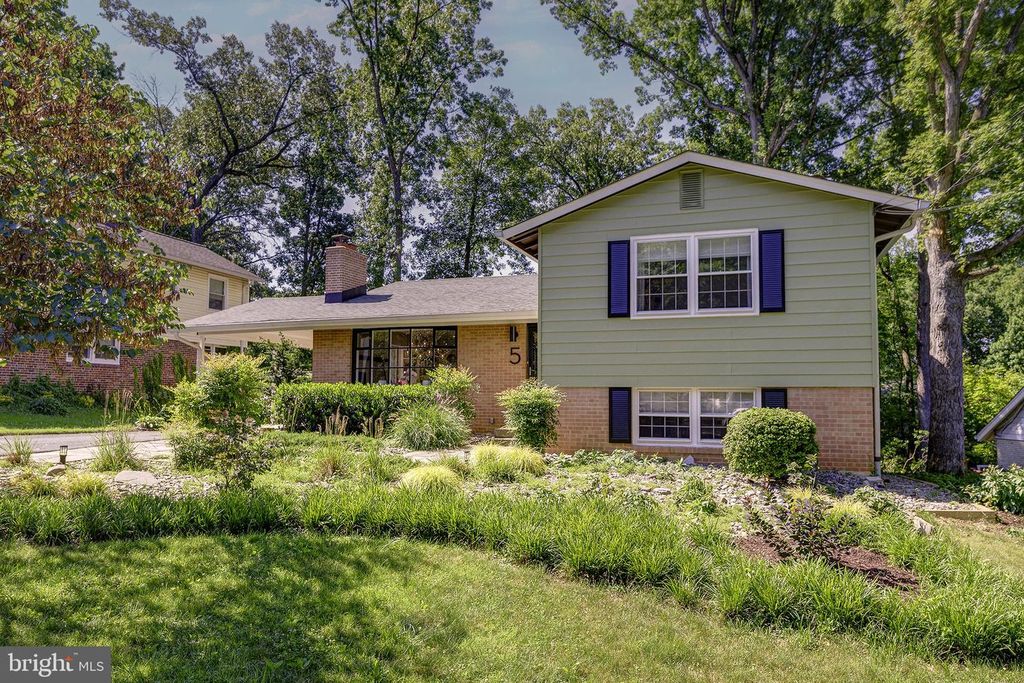 5 OLIVEWOOD CT, Greenbelt, MD 20770